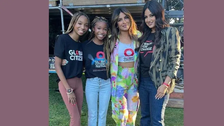 Harnaaz Sandhu hails Priyanka Chopra for her 'kindness' as she meets actor in New York Harnaaz Sandhu, Priyanka Chopra