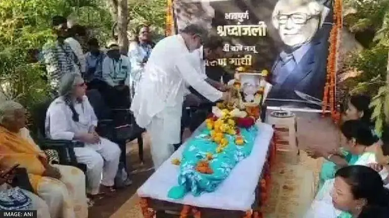 Mahatma Gandhi's grandson Arun Gandhi passes away at 89 after brief illness Arun Gandhi