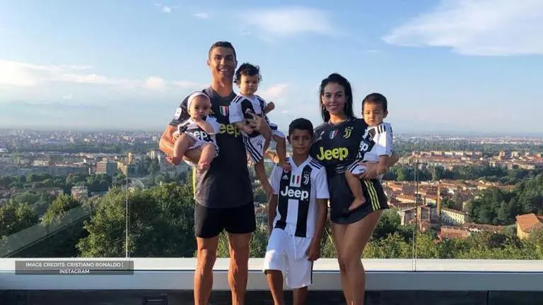 Cristiano Ronaldo gives sneak peek into incredible Turin villa where he is quarantined in Cristiano Ronaldo