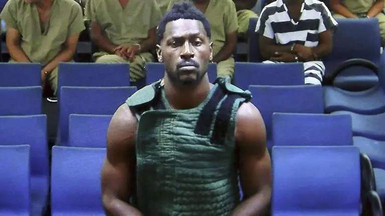NFL star Antonio Brown gets probation for fight with driver