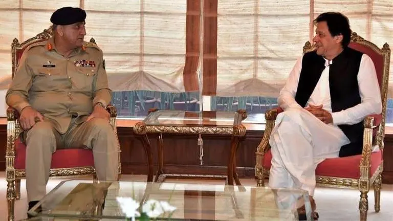Pakistan military & Imran Khan spar over '3 options' claim as no-confidence motion looms Pakistan, Imran Khan
