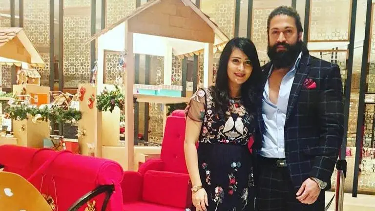 Yash and wife Radhika celebrate fourth wedding anniversary, share love decked picture Yash and wife Radhika celebrate fourth wedding anniversary, share love decked picture