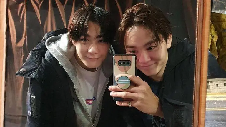 SEVENTEEN Seungkwan gifts book to Moonbin after his death SEVENTEEN Seungkwan