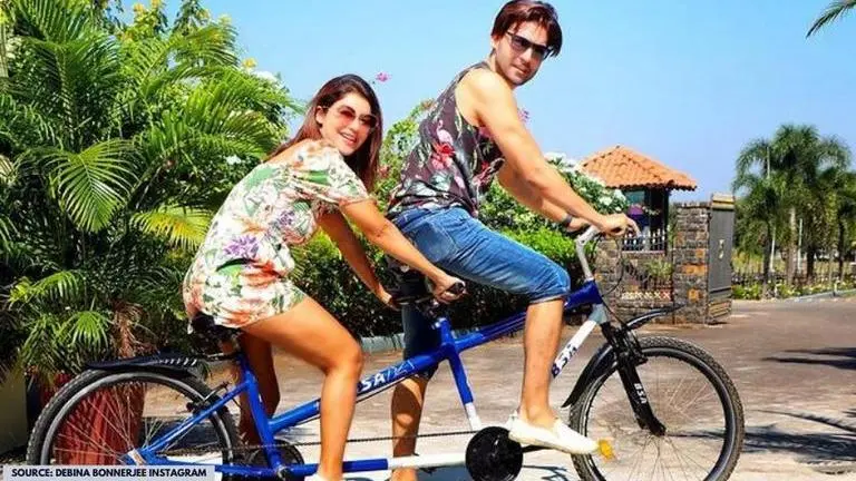 Gurmeet Choudhary & Debina holiday in Dubai post COVID recovery, latter says 'mini vacay' Gurmeet Choudhary