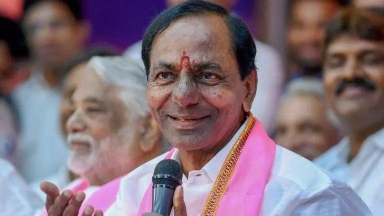 Telangana Guv, CM thank Palaniswami for Rs 10 cr relief