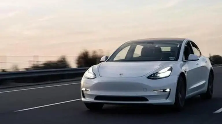 Unhappy Tesla owner explodes car using 30kg dynamite with Elon Musk doll inside; watch Tesla