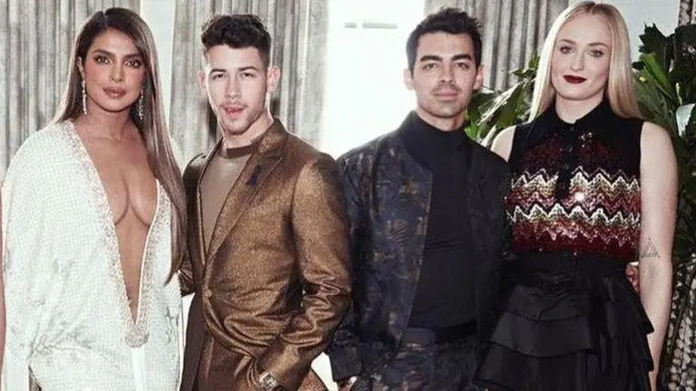 Priyanka Chopra, Sophie Turner pose together at Jonas Brothers' London concert Priyanka Chopra