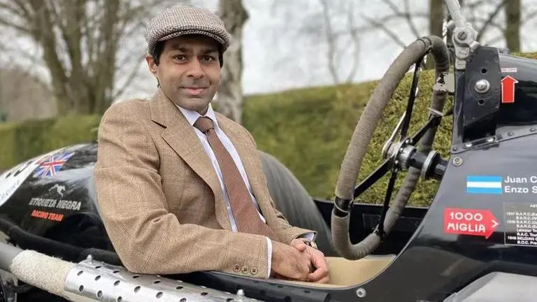 Former F1 driver Karun Chandhok survives serious injury scare as car catches fire - WATCH Former F1 driver Karun Chandhok survives serious injury scare as car catches fire - WATCH