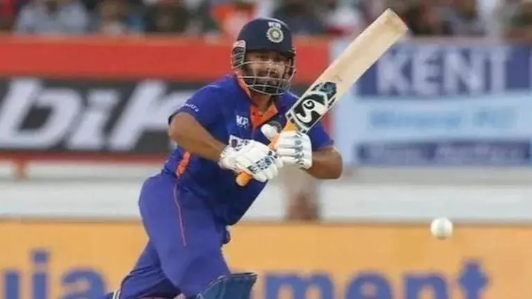 Rishabh Pant, BCCI, Aakash Chopra, India vs New Zealand, Rishabh Pant form, IND vs NZ, Shikhar Dhawan, BCCI selectors