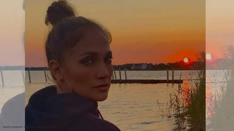 Jennifer Lopez reacts to rumours about her elopement plans with fiance Alex jennifer lopez