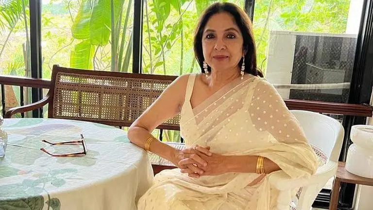 Neena Gupta gives it back to netizens who mock her for speaking in Hindi: Khabardar... Neena Gupta