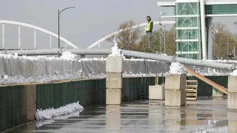 Mississippi River water levels rises in Iowa and Illinois Representative Image