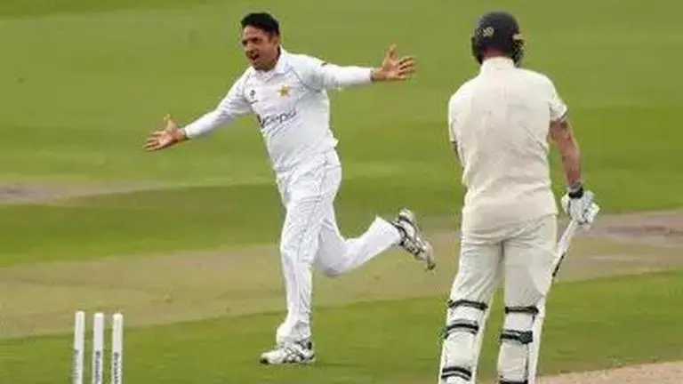 England reduced to 92-4 with Pakistan on top of 1st Test on Day two England