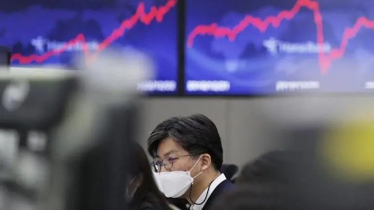 Asian stocks gain after Trump criticizes economic aid bill