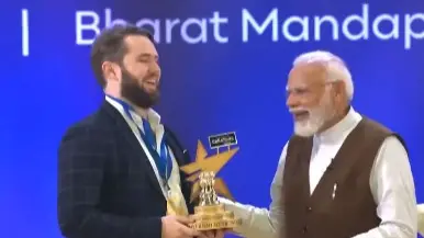 National Creators Awards 2024: PM Narendra Modi Honours Winners In 20 Categories PM Modi with Drew Hicks