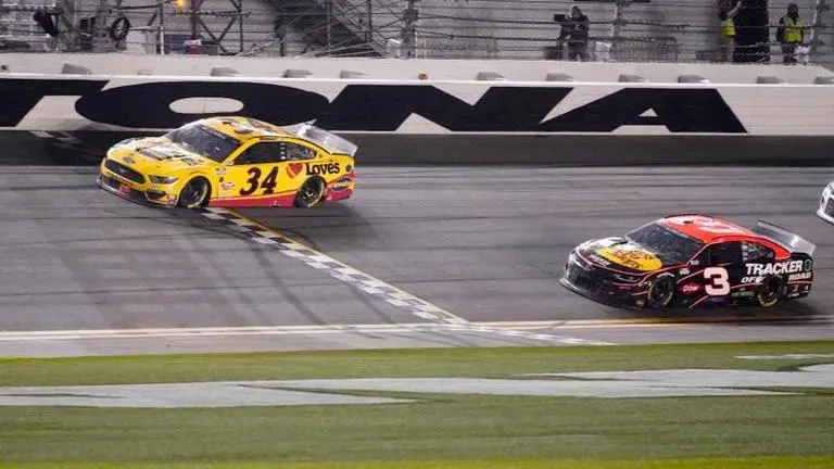 McDowell beats 100-1 odds for upset Daytona 500 victory