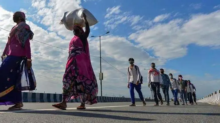 Delhi simmers at 44.4 deg C; IMD issues red alert