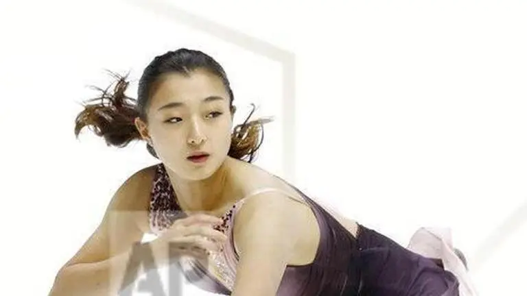 Sakamoto dominates women's short program at NHK Trophy Sakamoto dominates women's short program at NHK Trophy