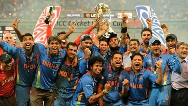 Can Rohit Sharma replicate MS Dhoni's 2011 World Cup campaign? Decoding possibilities Ex-India captain analyzes India's chances of winning ODI World Cup with unique 'MS Dhoni'