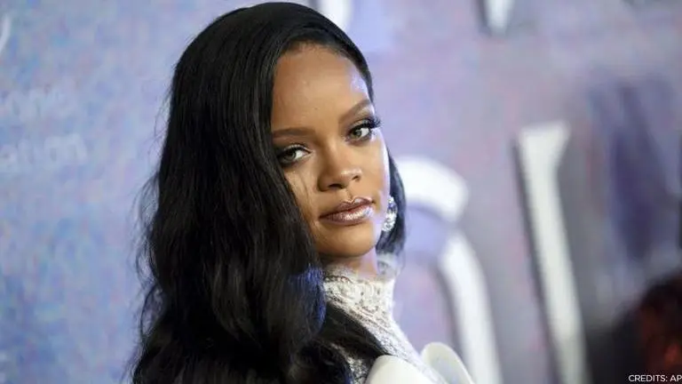 Rihanna becomes World’s Richest Woman Musician with a Net Worth of $1.7 Billion rihanna net worth