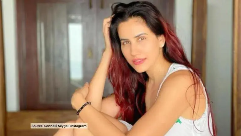 Sonalli Seygall displays her 'Kalari' skills on Instagram; Fans call her "warrior" Sonalli Seygall