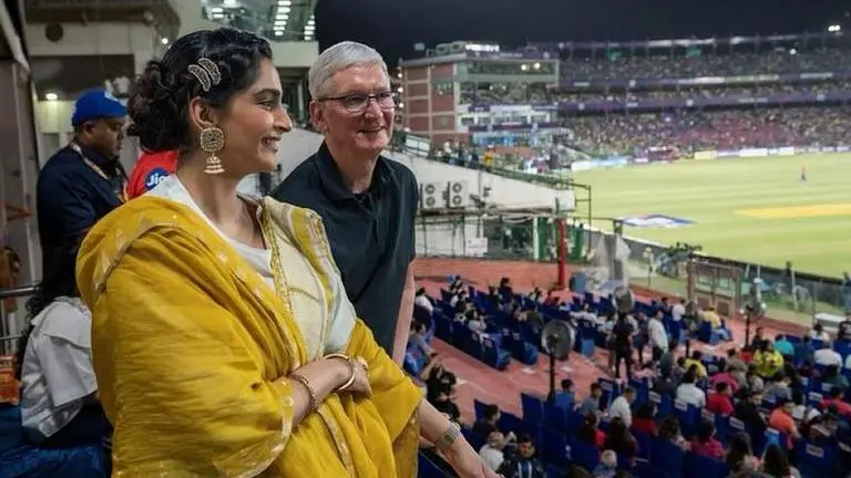 Apple CEO Tim Cook enjoys DC vs KKR IPL match, snapped in stands with Sonam Kapoor IPL 2023