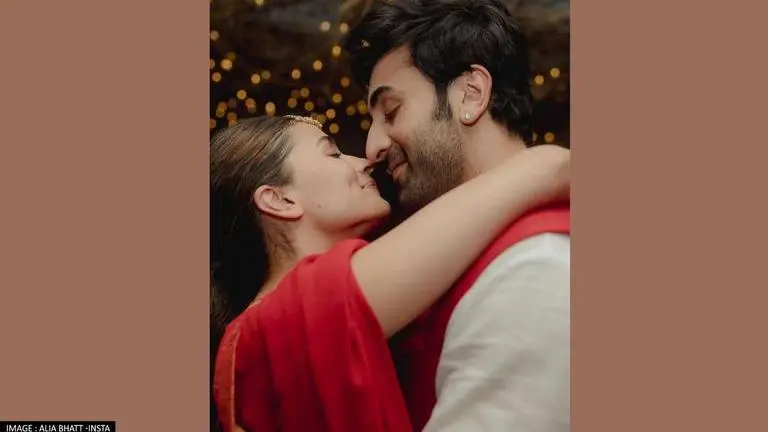 Alia Bhatt changes her Instagram DP to THIS post pregnancy announcement with Ranbir Kapoor Alia Bhatt