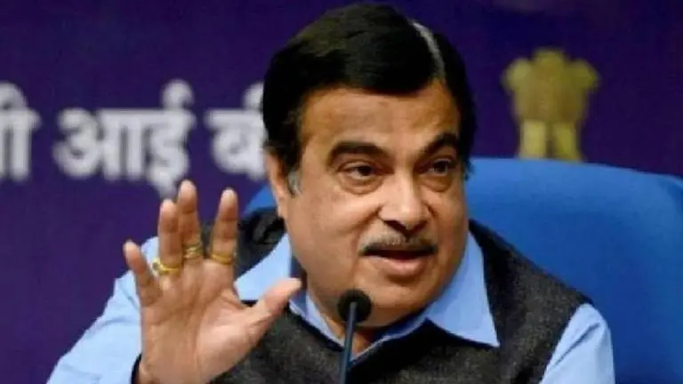 Gadkari should name leader who exploits contractors: Khaire Gadkari