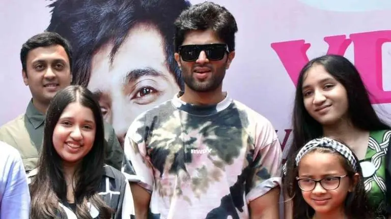 Vijay Deverakonda serves fans handmade ice-cream as he kicks off pre-birthday celebrations vijay deverakonda