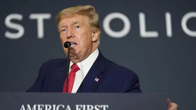 Trump legal team advances broad view of presidential powers