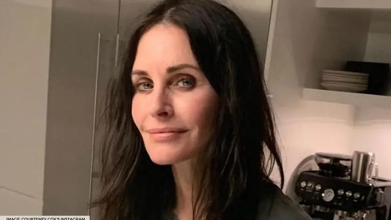 Courteney Cox says 'it hurt' being the only 'FRIENDS' star without an Emmy nomination courteney cox