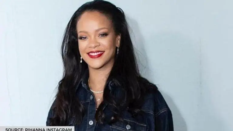 Rihanna sends fans into frenzy as she asks lookalike, "Where's the album sis?" rihanna