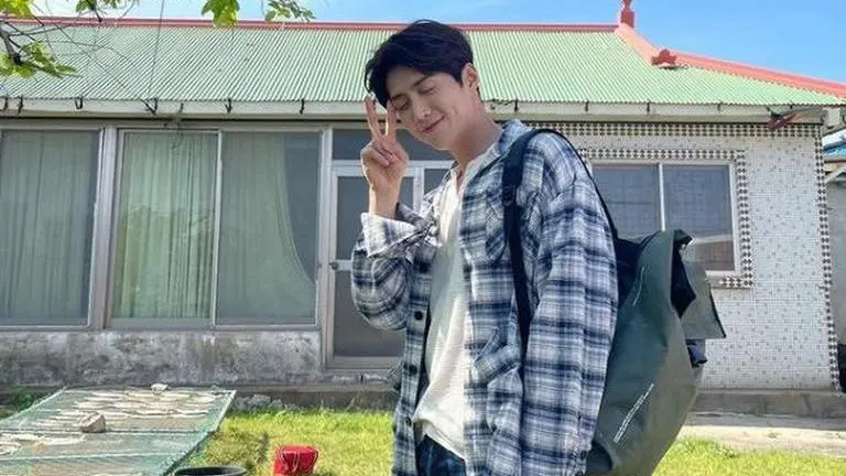 Kim Seon Ho's ex-girlfriend to seek legal action against death threats & personal attacks Kim Seon Ho