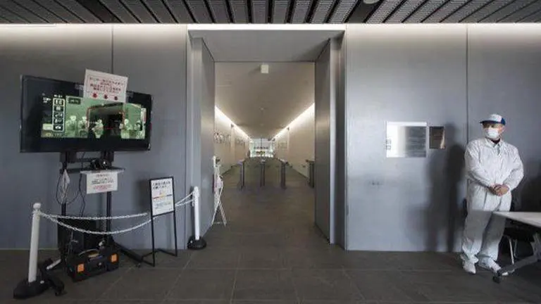 Japan raises alarm as health officials detect new 'distinct' COVID-19 mutation Japan raises alarm as health officials detect new 'distinct' COVID-19 mutation