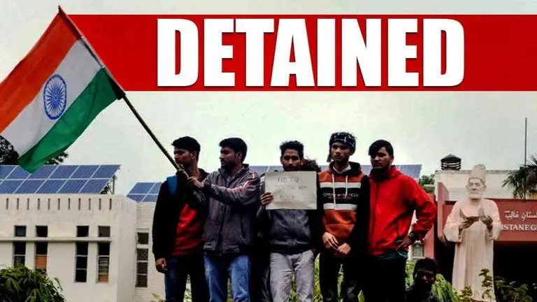 After CAA protest rocked Delhi, cops detain protesters outside Jamia university's gate Delhi