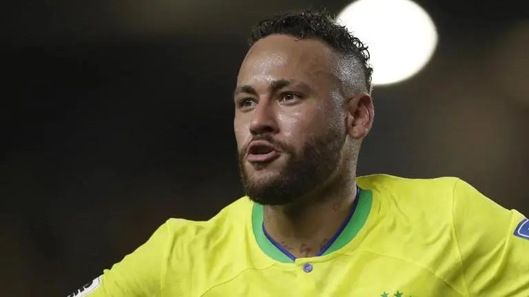 In a 5-1 triumph in South American World Cup qualifying, Neymar breaks Pele's Brazilian goal-scoring record Neymar