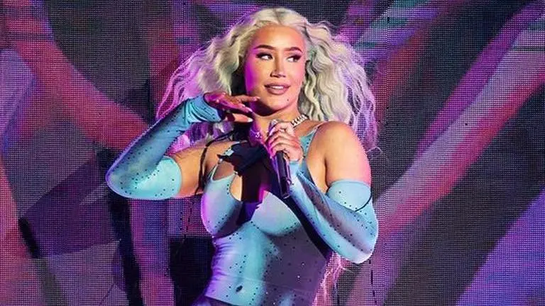 Iggy Azalea stops her Saudi Arabia gig after suffering wardrobe malfunction Iggy Azalea