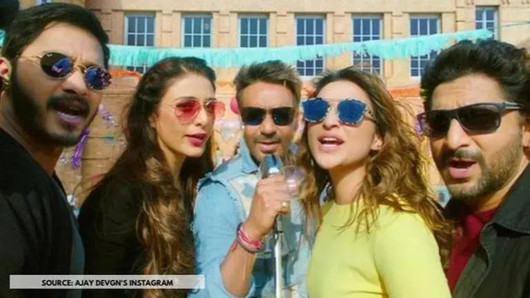 Ajay Devgn's fun moments with 'Golmaal' star cast; See photos Ajay Devgn