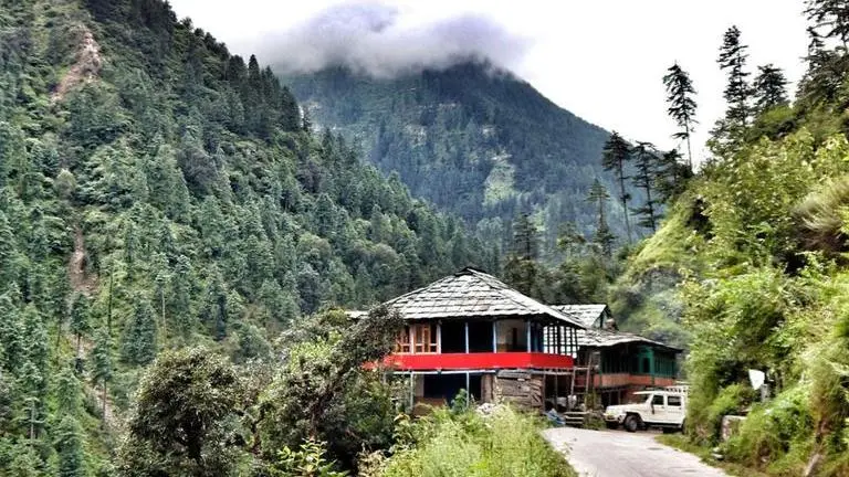 Himachal Pradesh's Keylong panchayat passes resolution to ban beer at weddings, festivals Himachal