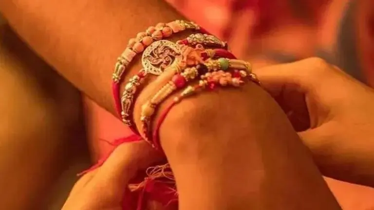 Mumbai: Man uses Tinder to find sister to celebrate Raksha Bandhan; post goes viral Raksha Bandhan