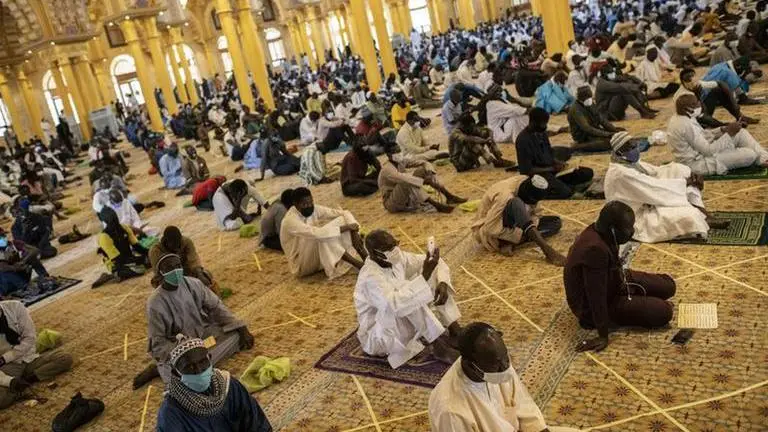 As mosques reopen in West Africa, COVID-19 fears grow