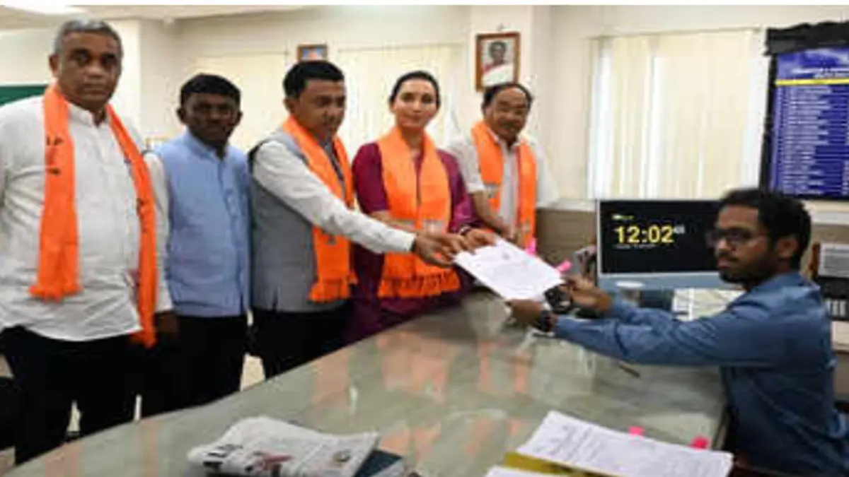 Luxury Cars, Flat in Dubai: This Lok Sabha Candidate Declares Assets Worth Rs 1,400 Crore Pallavi Dempo Declares Assets Worth Rs 1400 Crore