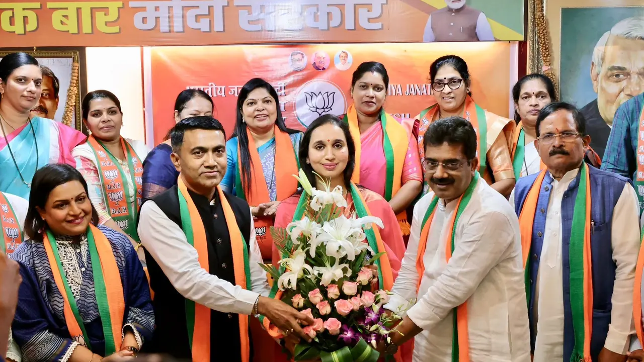 BJP LS candidate for the South Goa constituency Pallavi Dempo with Goa Chief Minister Pramod Sawant.