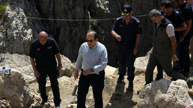 Rescue begins of ailing US researcher stuck 3,000 feet inside a Turkish ...