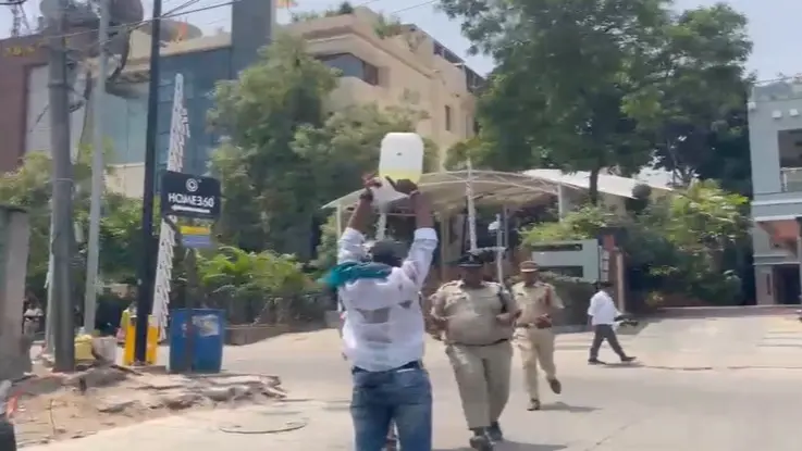 Man Attempts Suicide Outside CM's Residence