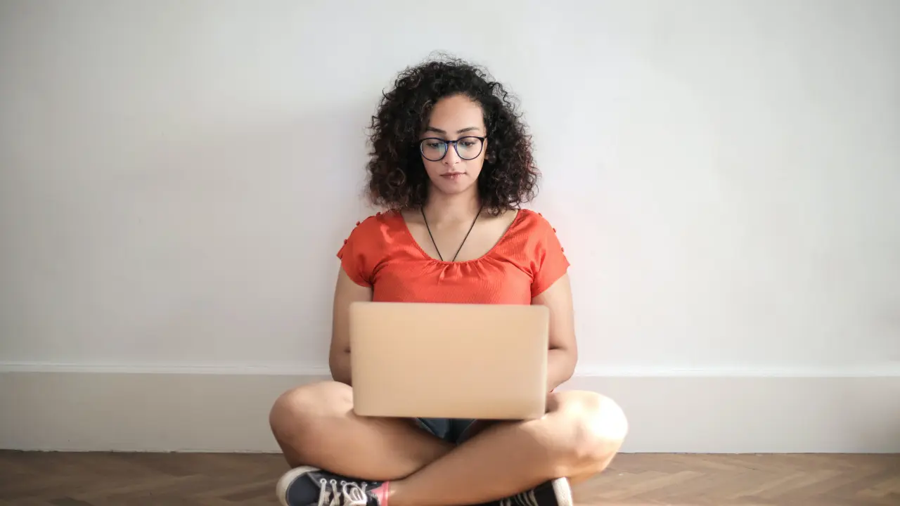 Work From Office? Reddit User Deletes Teams to Avoid Off-Hours Call, Internet Impressed Work from Home