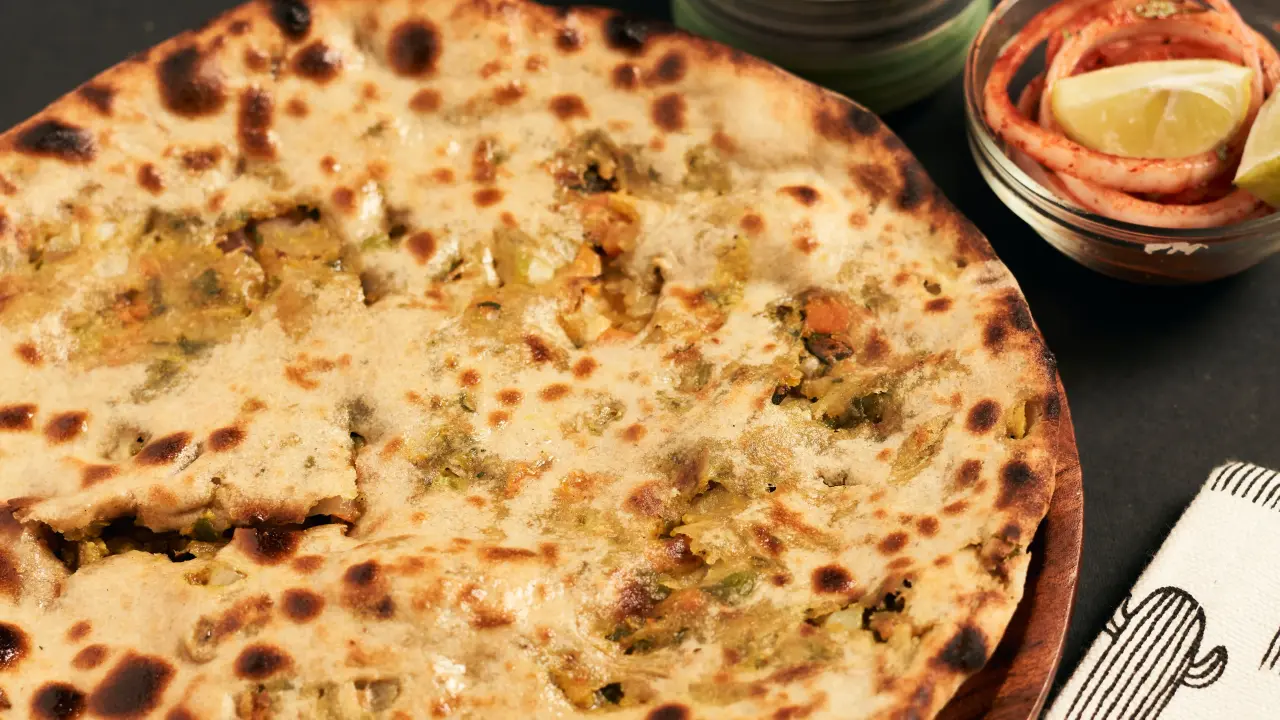 Mooli paratha to meetha dalia, enjoy these Desi breakfast dishes in winter Mooli paratha