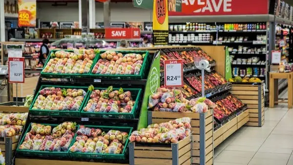 Orban introduces new price tags in Hungarian supermarkets to encourage spending New price tags on display as Orban tries to get Hungarians to spend again