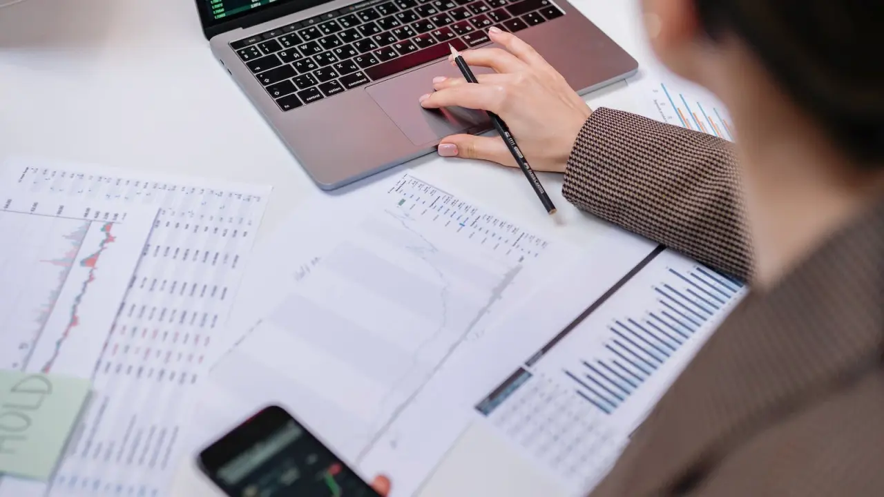 Bond yields little changed, weekly debt sale eyed The selloff was triggered by rising US bond yields exceeding 5%, causing capital flight to US government bonds.