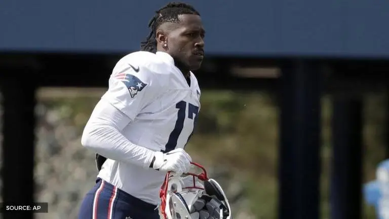 Antonio Brown mocked by fans after agreeing for potential Tom Brady reunion at Buccaneers antonio brown